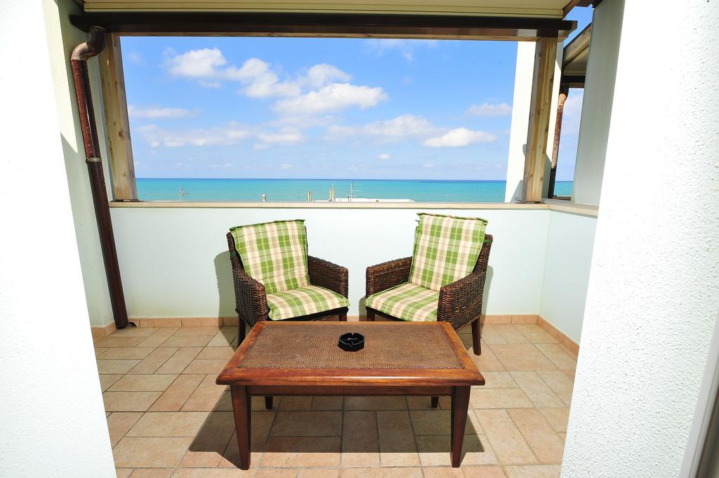 Hotel Aurora San Vincenzo Exterior photo